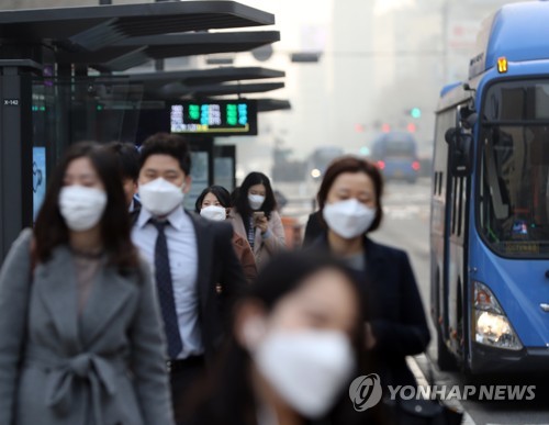 "마스크 챙기세요"…수도권 등 중서부 미세먼지 다시 '나쁨'