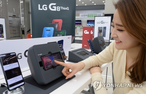 LG폰 작년 국내 점유율 15%도 무너져…G8 씽큐로 반등할까