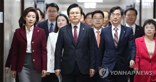 MB 보석 이어 내친김에?…한국당서 '박근혜 석방론' 솔솔