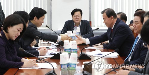 행안위 소위, 미세먼지 '사회재난'에 포함하는 재난법 의결