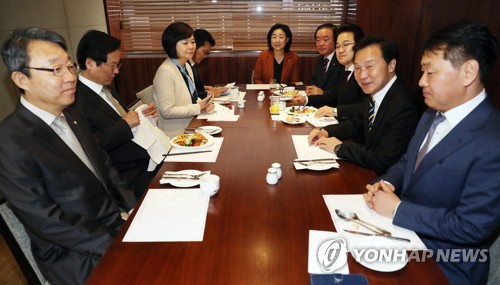 여야 4당, 선거개혁안 큰틀 합의…연동율 50%·전국득표율 적용