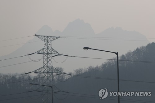 중부지방 미세먼지 '나쁨'…내륙 곳곳 5㎜ 비