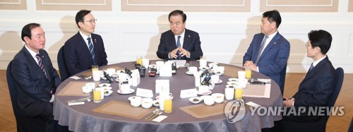 한국당 뺀 여야, 선거제 패스트트랙 논의…"4당 최종안 만들 것"