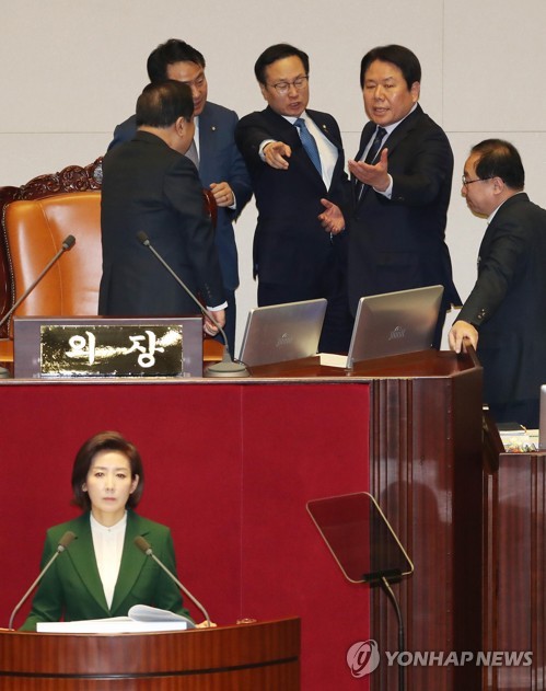 나경원, 文정부 전방위 원색비판…'대안정당' 면모 부각도