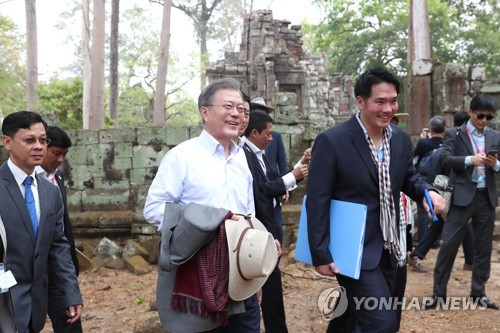 문 대통령 "아세안 순방 성과가 경제활력 높이도록 노력할 것"