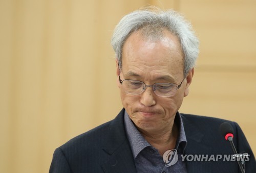 문성현 "경사노위 노사 신뢰·기본 매너 너무 부족"