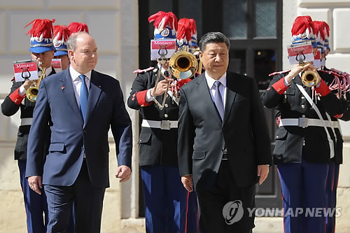 시진핑 佛 국빈방문 본격 돌입…개선문서 헌화·엘리제궁서 만찬