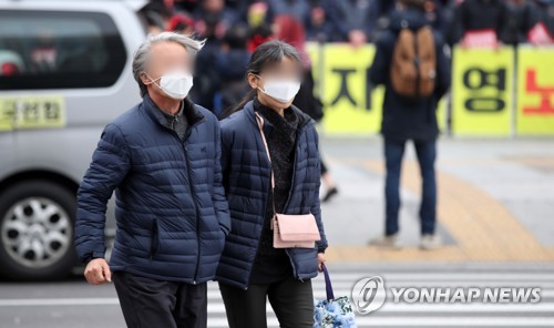 "마스크 잊지 마세요"…낮 최고 21도까지 오르며 일교차 커져