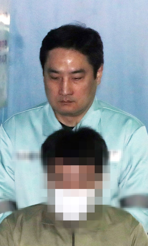 사문서 위조 혐의로 1심에서 실형을 선고받은 강용석 변호사/사진=연합뉴스