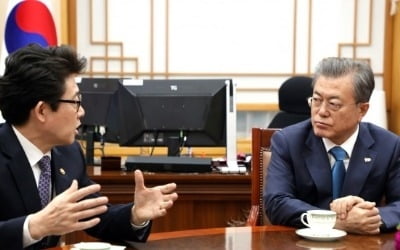 문 대통령 "중국과 협의해 미세먼지 대책 마련할 것"