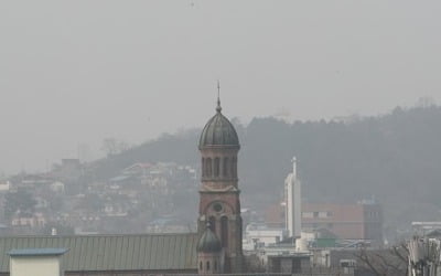 '앞이 안 보여요'…전북 뒤덮은 잿빛 미세먼지