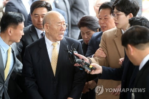 한국당 뺀 여야 4당 "전두환 씨에 철저히 죄 물어야"