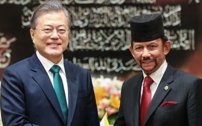文대통령, 브루나이 일정 마무리…말레이시아 향발