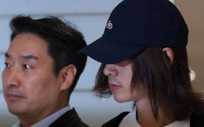 정준영 "'몰카' 촬영·유포 인정…모든것 내려놓겠다"