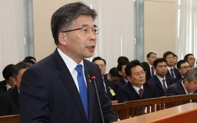 경찰청장, '경찰유착' 의혹에 연신 "죄송"…"명운 걸고 수사"
