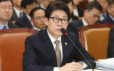 조명래 "미세먼지 대책 추경 1조원 정도 예상"