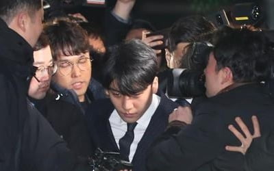 '성접대 의혹' 승리 현역입영연기원 제출시 입영 연기될듯