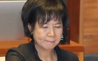 손혜원, 나경원에 "내 아버지를 당신 입에 올리는 일 삼가라"