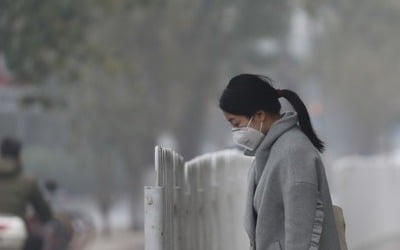 양회 끝나자 베이징 또다시 스모그…"뿌연 하늘 숨막혀"