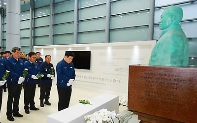 故 정주영 회장 18주기…정몽구 회장 자택에 범현대가 집결