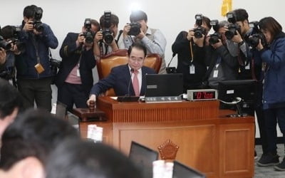 국회 윤리위 한국당 추천 자문위원 전원 사퇴…5·18 징계 난항