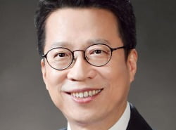 [마켓인사이트] 정지원 거래소 이사장 "증시퇴출제도, 현실에 맞게 수술할 것"