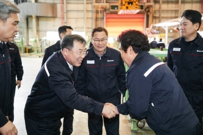 평택공장 찾아간 예병태 쌍용차 신임 사장…"작지만 강한 회사 만들자"