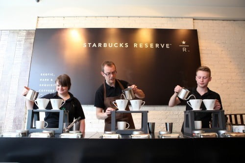 블루보틀 입성 초읽기…마케팅보다 '원두'에 집중하는 커피업계