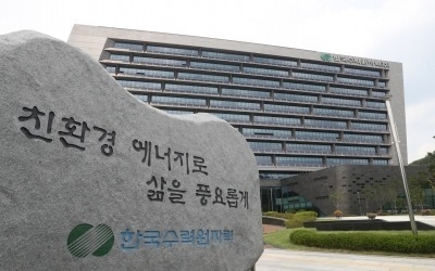 탈원전 후유증…UAE와 사사건건 갈등