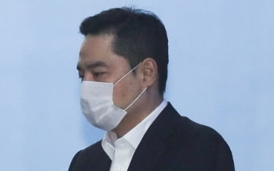 '소송문서 위조' 강용석 2심 무죄…163일만에 석방