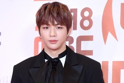 강다니엘, '설누나'와 미국行? 변호인 측 "확인불가"