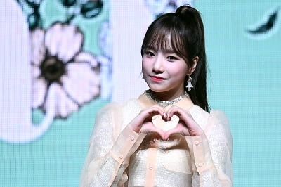 [포토] 아이즈원 조유리, '깜찍함 가득~'