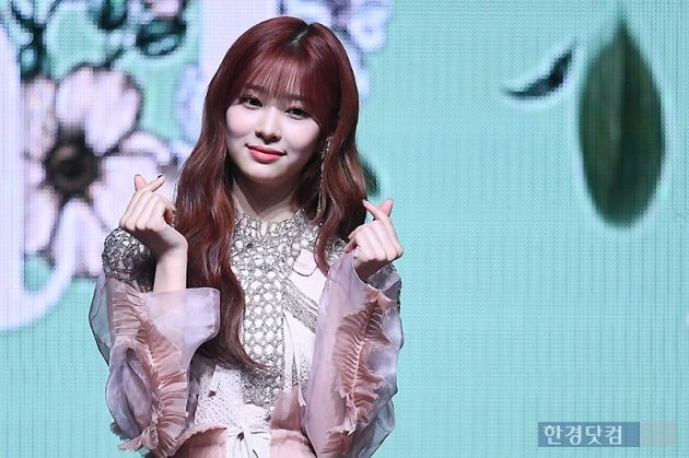 [포토] 아이즈원 김민주, '예쁘네~'