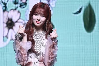 [포토] 아이즈원 김민주, '예쁘네~'