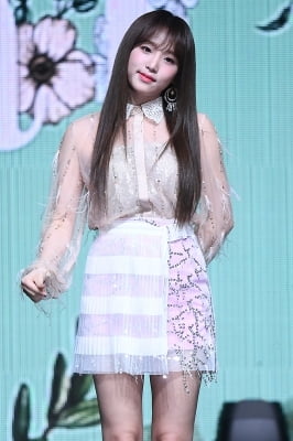 [포토] 아이즈원 최예나, '돋보이는 깜찍 미모'