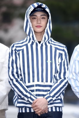 [포토] TXT 연준, '부드러운 눈빛~'