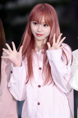 [포토] 아이즈원 김채원, '깜찍한 인형 미모~'