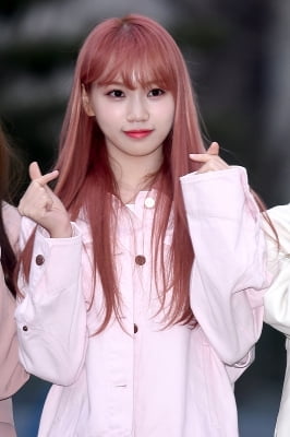 [포토] 아이즈원 김채원, '깜찍하게 하트~'