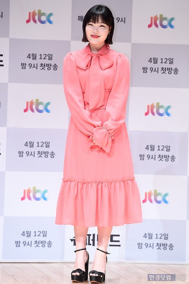 [포토] 이수현, '핑크빛 원피스 입고 깜찍하게~'