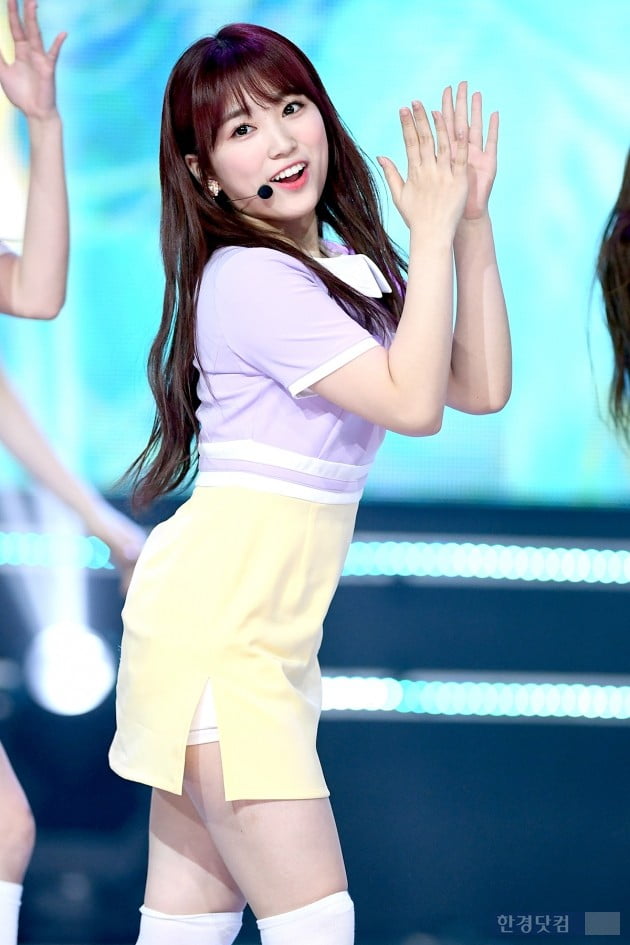 입덕도우미|아이즈원, 햇살보다 반짝이는 아름다움…'눈부심에 시선강탈'