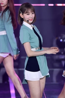  아이즈원 미야와키 사쿠라, '예쁜 미소~'