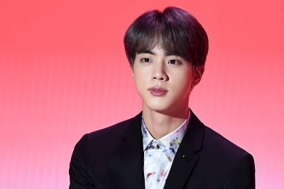 [포토] 방탄소년단 진, '아미 마음 흔드는 부드러운 눈빛'