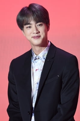 [포토] 방탄소년단 진, '부드러운 미소~'