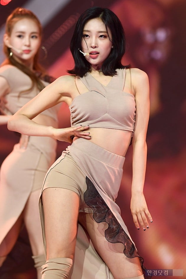 [포토] 카밀라 정유빈, '시크한 눈빛에 시선강탈~'