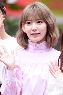 [포토] 아이즈원 미야와키 사쿠라, '돋보이는 깜찍 미모'