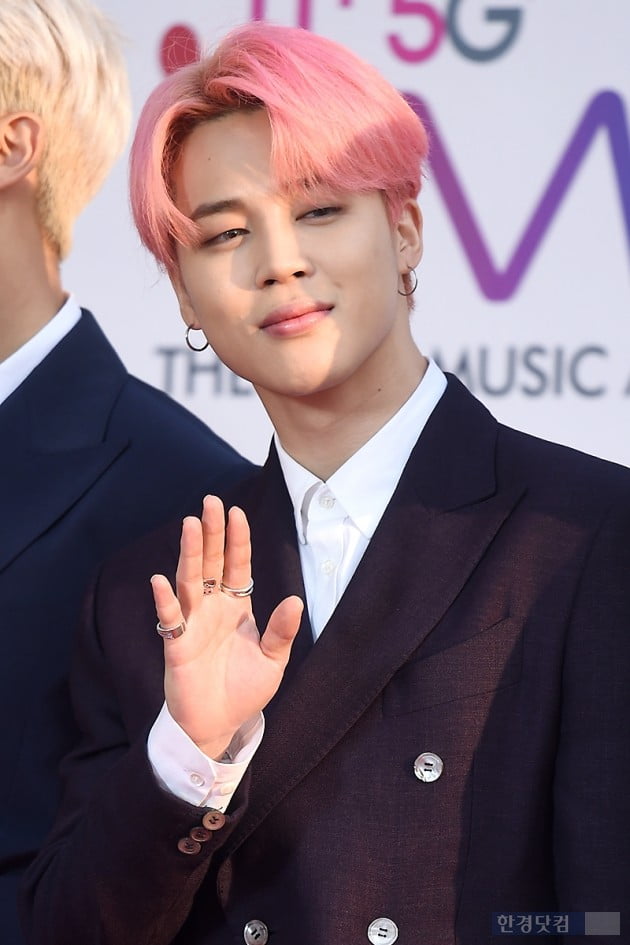 [포토] 방탄소년단 지민, '아미 마음 사르르 녹이는 눈빛' (더팩트 뮤직 어워즈)