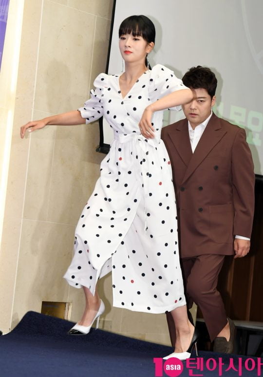 에이핑크 보미가 25일 오전 서울 상암동 스탠포드호텔 서울에서 열린 Mnet 제작발표회에 참석하고 있다.