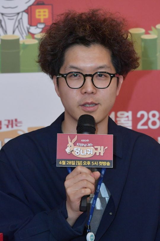 이창수 PD가 가 26일 오전 서울 여의도 KBS 누리동 쿠킹 스튜디오에서 열린 KBS2 새 예능프로그램 ‘사장님 귀는 당나귀 귀’기자간담회에서 프로그램의 기획 취지를 설명하고 있다. / 사진제공=KBS