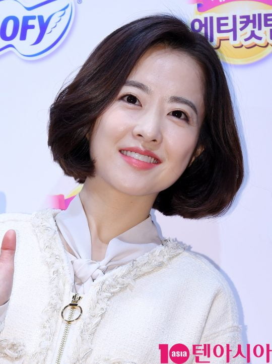 배우 박보영이 29일 오전 서울 명동 올리브영 에서 열린 여성용품 브랜드 쏘피 모델 ‘박보영’ 팬사인회에 참석하고 있다.