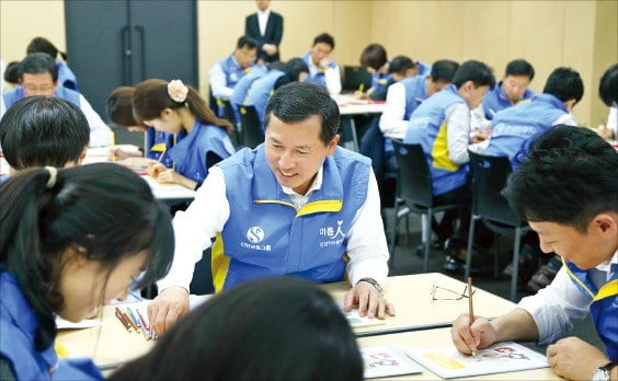 고객·파트너·데이터·서비스 '연결'…신한카드, 국내 카드시장 점유율 1위